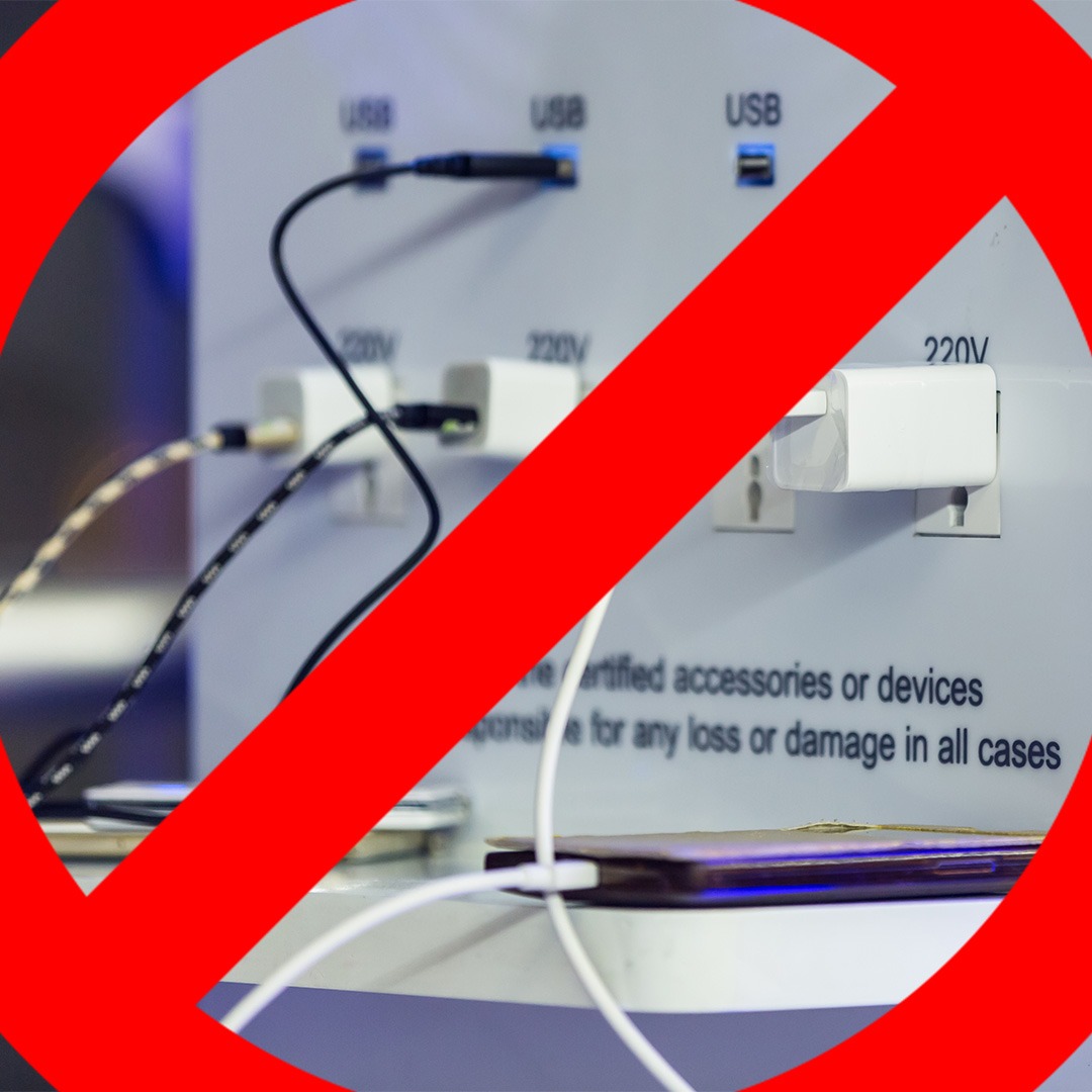 Hacking Risk - Charging Phones Via Public USB Port - LapCabby